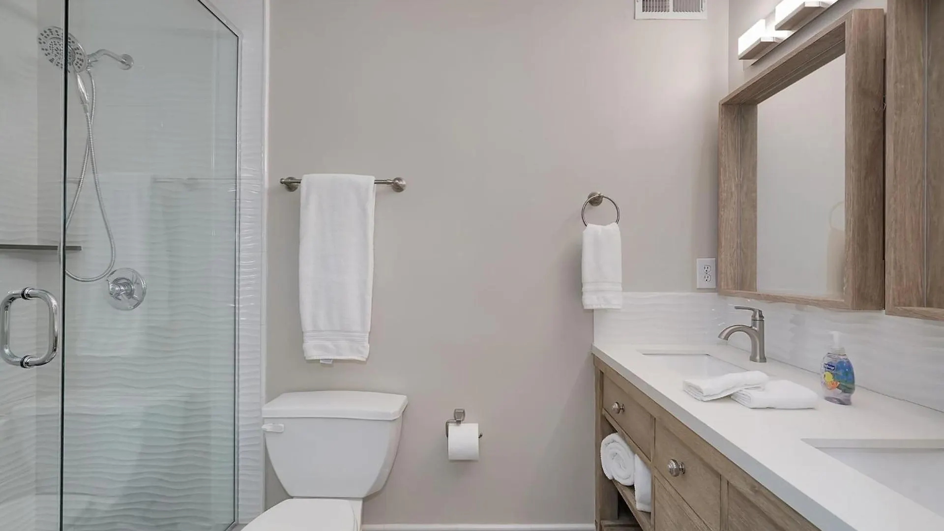 Apartment Lux Townhouse, Walk To All, Sleeps 6 Adults Louisville United States