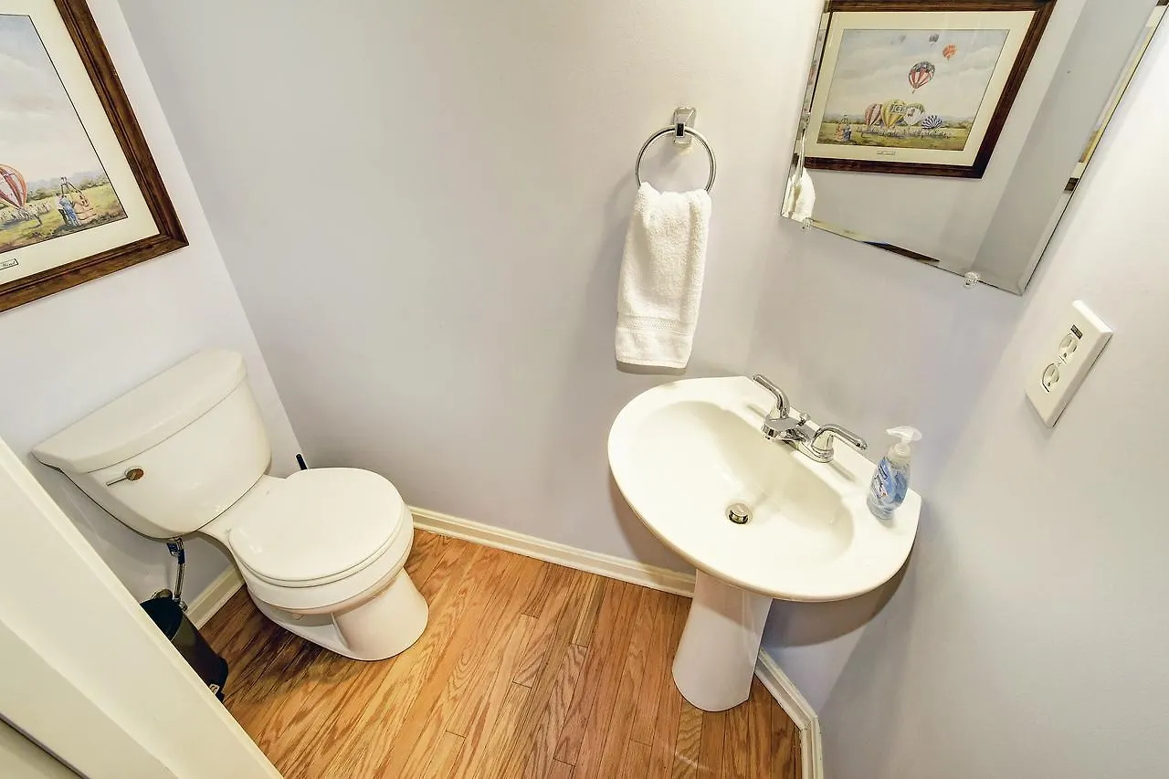 Apartment Lux Townhouse, Walk To All, Sleeps 6 Adults Louisville